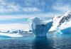 Eisberge und Wasser in der Antarktis