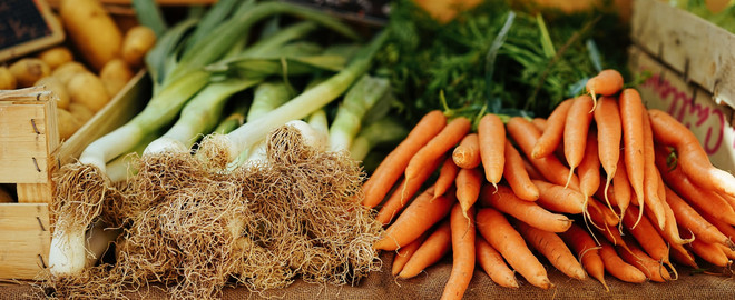 Lauch und Karotte auf Markt